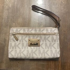 Michael Kors Wrislet Bag